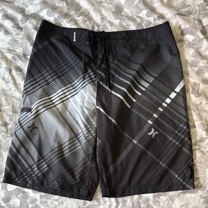 Hurley Men's Black and Gray Board Shorts - NWOT